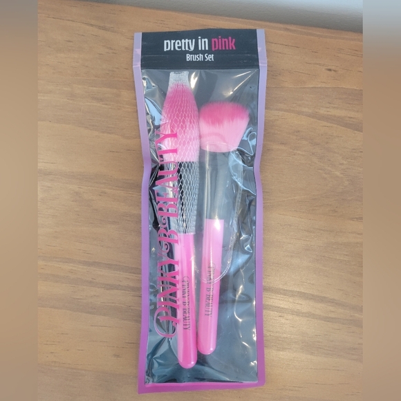 3/$30 Pretty in Pink Brush Set - Picture 7 of 7
